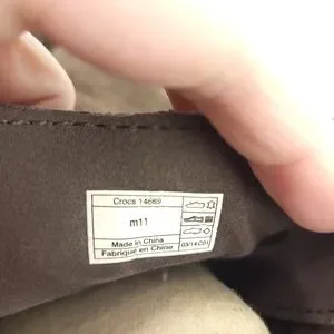 CROCS | Shoes | Crocs Thompson Desert Chukka Boots Brown  display picture 2